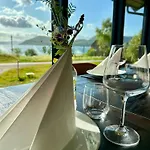 Senja Beach Lodge بيت للعطل Senja