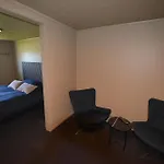 Senja Beach Lodge بيت للعطل