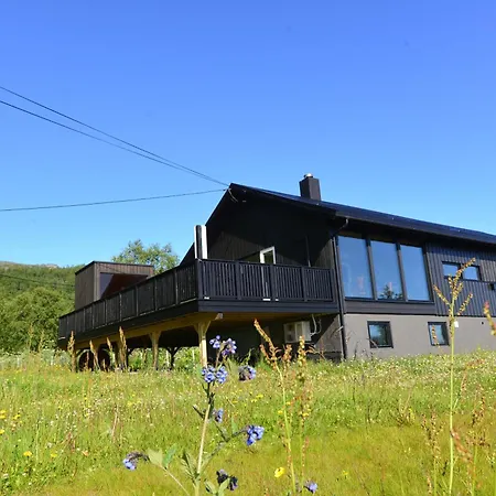 Senja Beach Lodge * Senja