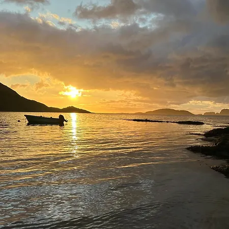 بيت للعطل Senja Beach Lodge